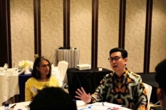 "SAP menawarkan portofolio solusi yang mendukung UKM dengan aspirasi transformasi digitalnya. Khususnya, SAP Business One adalah aplikasi bisnis on-premise dan cloud untuk bisnis kecil yang modular dan fleksibel, dengan berbagai pilihan add-ons yang disesuaikan dengan industri dan fungsi khusus,” ujar Andreas Diantoro, Managing Director SAP Indonesia.