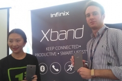 genap-setahun-di-indonesia-infinix-luncurkan-x-band-dan-x-earphone-a1XtCkYrxe